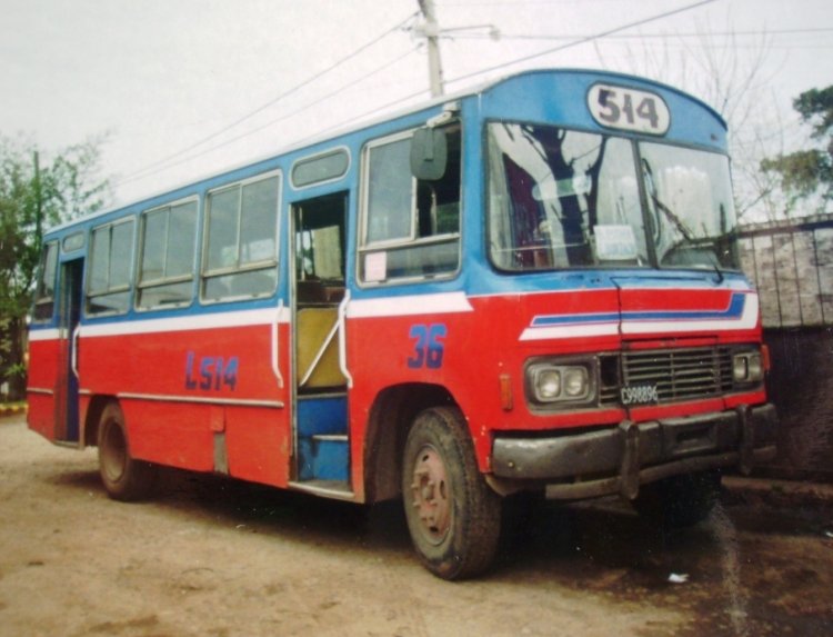 Mercedes-Benz OC 1214 - C.E.A.P. 13 - Expreso Arzeno
C.E.A.P., Bi-Met, Biglia. Variadito el menú del OC 1214 de la 514 en 1998.
