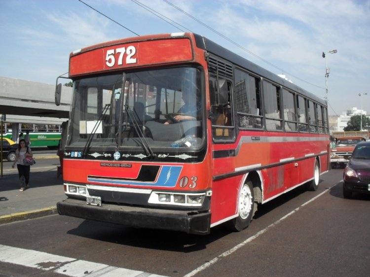 Mercedes-Benz OHL 1420 - BUS - Linea 572
AIP 606
Linea 572 - Interno 03
Sorpresiva aparición en la estación de Lanús de esta unidad radiada 
identificada como linea 572. La única que recuerdo es la que se estuvo por 
habilitar en Quilmes y nunca pasó de proyecto. 
¿Será de ahí o alguien conoce esta unidad de otros lados?
