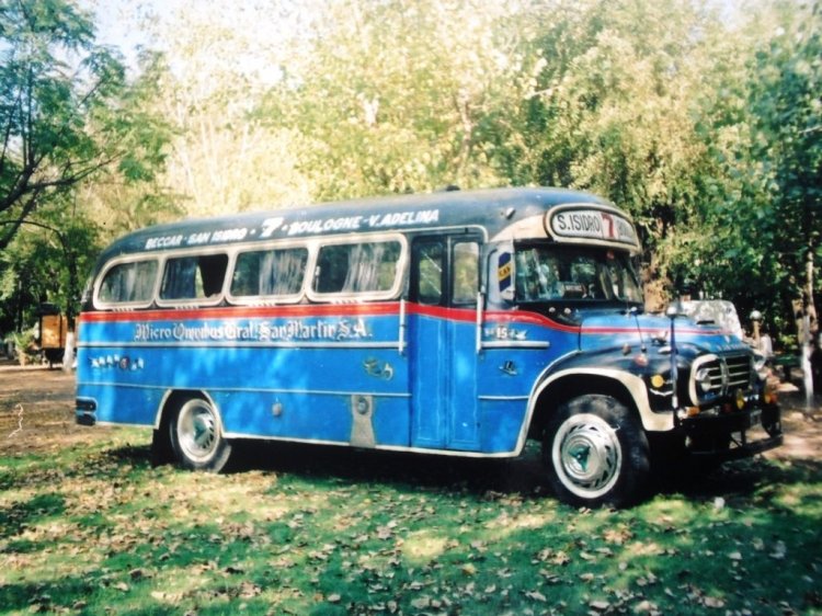 Bedford J6LZ1 - Braje - Micro Ómnibus General San Martín
Habitual ver este restaurado a fines de lo 90, principios del 2000, por Luján.
