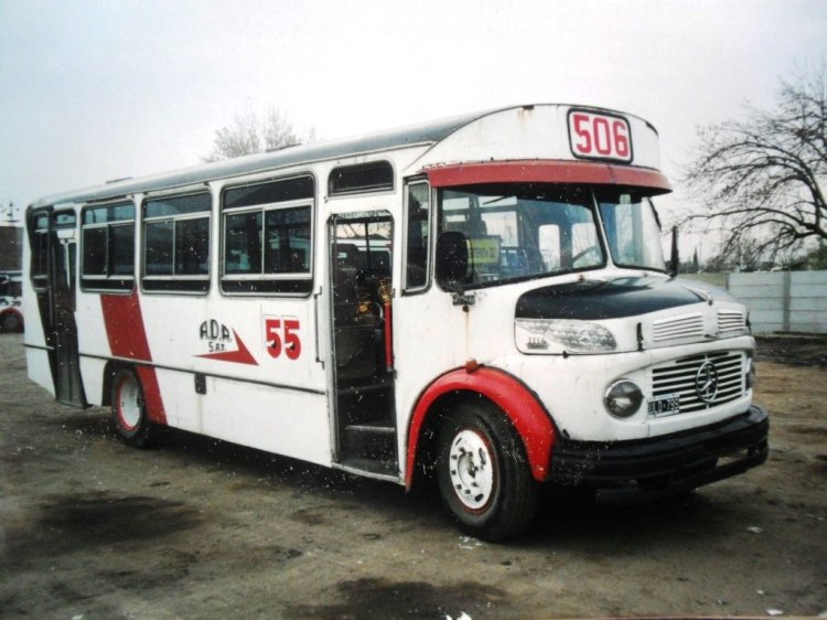 Mercedes-Benz LO 1114 - El Diseño - Autobús Dardo Rocha
B 1907441 - ULD 799
Línea 506 - Interno 55
Ultimo corte de la 506 antes de la U.T.E. con la 561.
