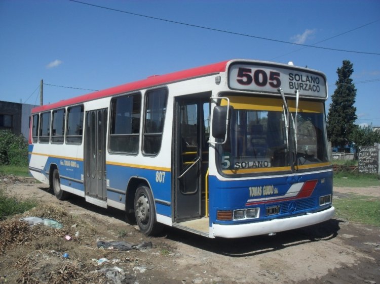 Mercedes-Benz OH 1521 - Ei-Var - General Tomás Guido
DJM 137
Línea 505 - Interno 807
EIVAR piso bajo al servicio de la nueva 505.
Palabras clave: TOMAS GUIDO