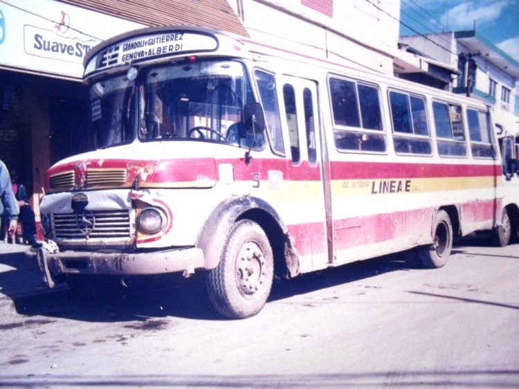 Mercedes-Benz LO 1114 - San Juan - Soc de Transporte Línea E
Linea no regular de Los Polvorines, en Mayo de 2001.
Este recorrido luego fue adjudicado a la 448.
