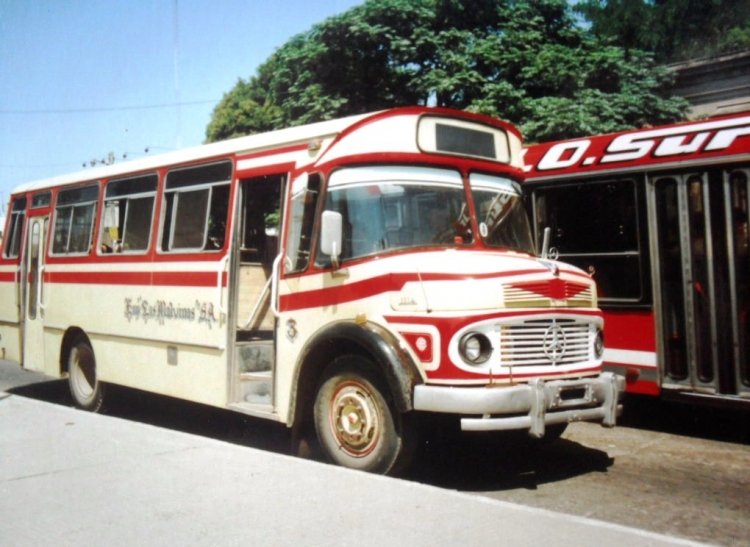 Mercedes-Benz LO 1114 - San Miguel - Empresa Las Malvinas
En Febrero de 2001 encontré esta empresa, con sus coches simil 541 de Mar del Plata, en la zona sur (Claypole).
Bien presentada, nunca supe mas de ella. Unidad ex Linea 278 Int.54

