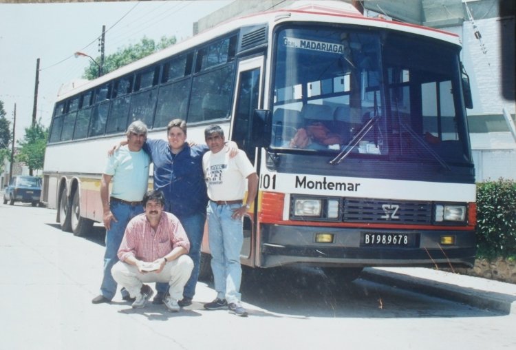 San Antonio - Montemar
B 1989678
Línea 216 - Interno 101
Otra toma del San Antonio de la Montemar, ex interno 10

http://galeria.bus-america.com/displayimage.php?pos=-23876
Palabras clave: Montemar General Madariaga