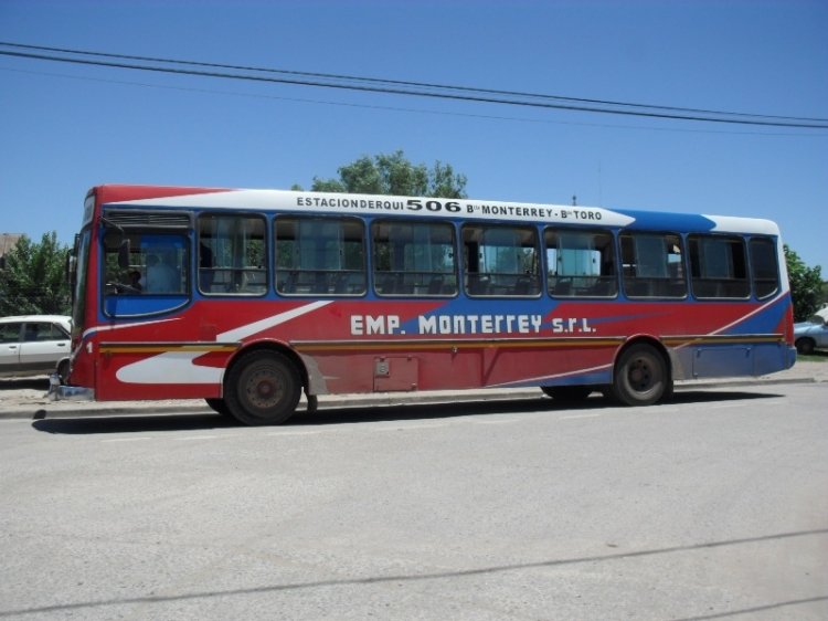 Mercedes-Benz OF 1722 - Metalpar - Empresa Monterrey
FSY 291
Línea 506 - Intreno 1
Ex Platense, al que le aprovecharon los colores y a mi gusto no quedó nada mal.
Hay por lo menos dos coches así: el 1 y el 10.
Palabras clave: Metalpar