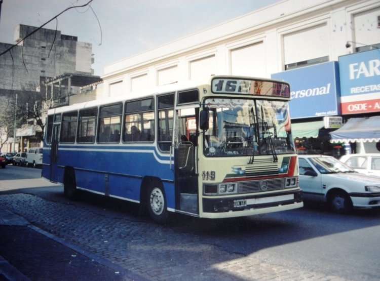 Mercedes-Benz OF 1215 - Ei-Var - Empresa Bartolomé Mitre
C 1626851 - UVN 641
Línea 162 - Interno 119
Este coche, con pasado reciente en Coto-Bus, fue el interno 16 de 
la Linea 118. Luego de su paso por la Linea 162, en 2006 se 
encontraba radicado en Tucumán.
