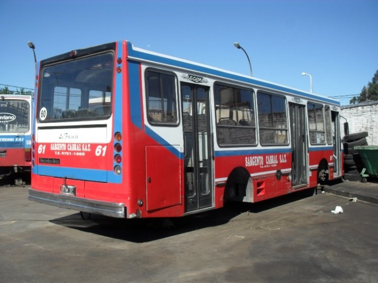 Mercedes-Benz OH 1115 L - La Favorita - Transportes Sargento Cabral
Línea 182 - Interno 61
TRISTE FINAL
De las últimas incorporaciones de la 182, y una de la que mas me gustaba...
No pudo "retirarse jugando", en términos futbolisticos...
Palabras clave: La Favorita