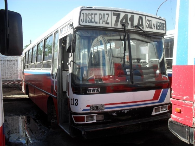 Mercedes-Benz OHL 1320 - BUS - Transportes Sargento Cabral
APN 684
Línea 741 A - Interno 113
TRISTE FINAL
Otro sin rueditas...
Palabras clave: BUS