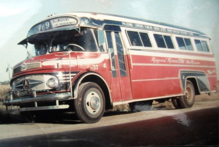 Mercedes-Benz LO 1112 - La Estrella - Empresa Línea 216
B 154798
Línea 69 - Interno 37
Foto tomada con anterioridad a 1969, cuando la 269 era aún 69, 
y cuando además, llegaba a Los Polvorines. 
Foto Familia Mansilla.
