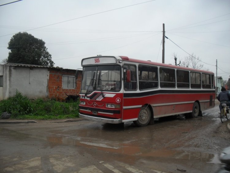 Mercedes-Benz OHL 1320 - Splendid - Cooperativa 11 de Mayo
CAO 156
Línea 505 - Interno 6
Ex Línea 181 Interno 252 y 52, circulaba por Zárate en 
la 505 "roja" durante 2012.
