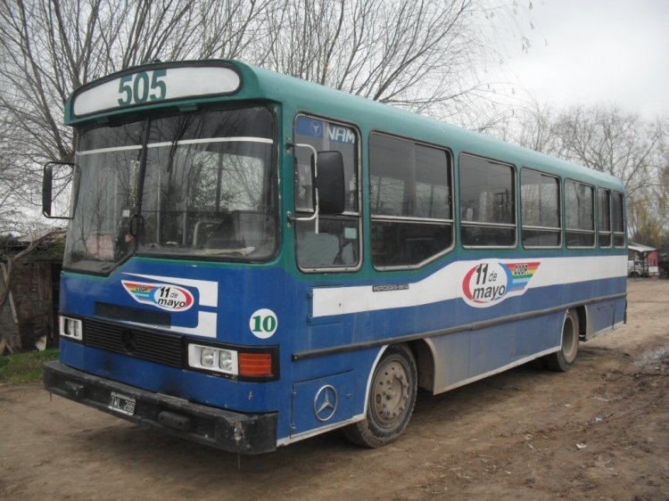 Mercedes-Benz OF1214 - San Juan - Cooperativa 11 de Mayo
B 2321484 - TWL 288
Línea 505 - Interno 10
Ex Línea 204B (MOTSA) Interno 67, pertenece a la parte azul 
de la 505 zarateña.
