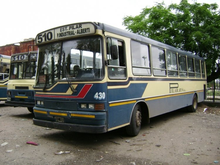 Mercedes-Benz OH 1420 - Bus - Pilar Bus S.A.
B 2603489 - SEZ 490
Línea 510 - Interno 430
Seguimos en Noviembre de 2007, y encontrábamos andando 
en la 510 a este Bus, que no tuvo pasado en la 176: Llegó de 
segunda mano de la malograda Mariano Moreno, prestataria de 
las lineas 288 y 503 en el Partido de Moreno, donde fuera el interno 9.
