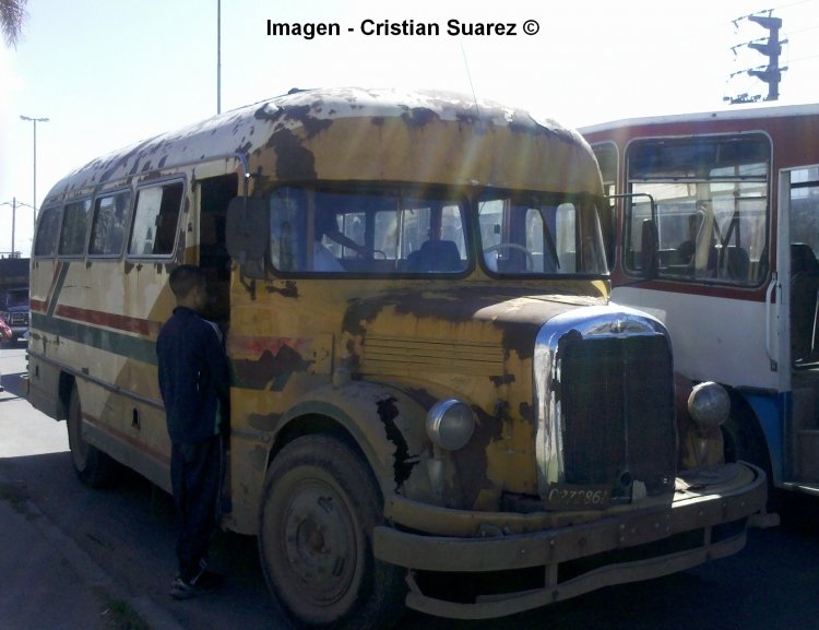 Mercedes-Benz L 312 - El Indio - Furgon Multicargas
C.272861
Imagen - Cristian Suarez ©

http://galeria.bus-america.com/displayimage.php?pos=-20223
Palabras clave: Cristian Suarez Cristian_EDO Mercedes Benz LO 911 Furgon Multicargas