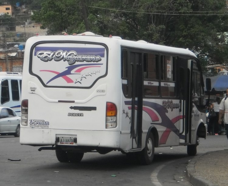 Iveco Turbo Daily 59-12 - Intercar Borota - A.C.C. Santos Michelena 19
A11AH7D
El Nazareno. Fuera de Servicio, siendo revisado y limpiado a nivel interior. Tomada como parte del "Desfile de Cumpleaños" que llevé a cabo el día de mi cumpleaños número 23 (Venezuela)
Palabras clave: Iveco Intercar