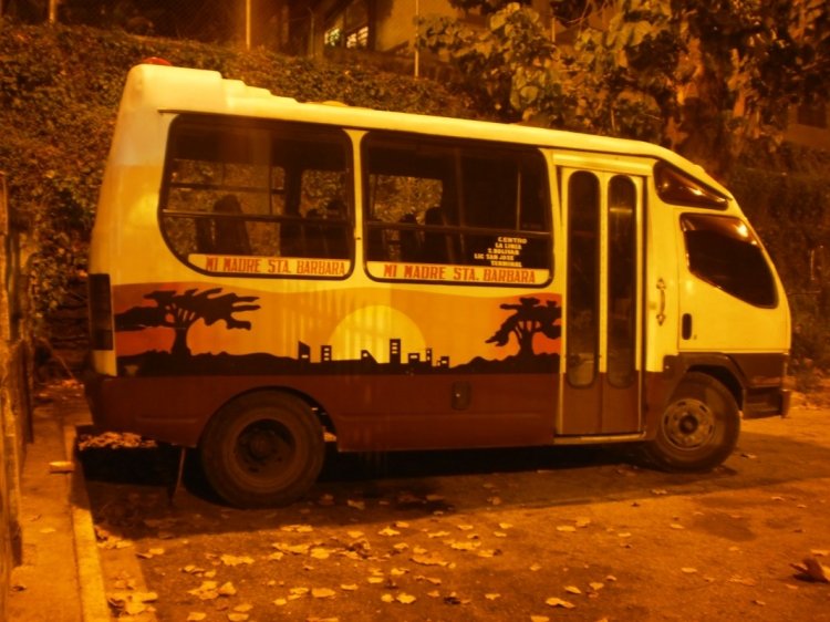 Mitsubishi Canter 649-D - Ureña Microcar - A.C. Las Nueve Estrellas 09
AF2606.
Aun mantiene la pintura con la que salió de fabrica. Foto tomada a 20m de mi casa luego de la jornada diaria de ésta unidad (Venezuela)
Palabras clave: Carrocerías Ureña Mitsubishi