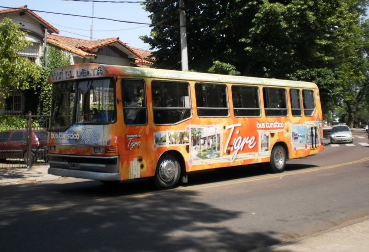 Mercedes-Benz OHL1316 - Carrocerías San Juan - Bus Turístico Tigre 02
SFY-397
El diseño del rotulado resulta muy creativo. Tomada mientras estaba recorriendo los alrededores de Tigre de la mejor forma conocida: a pie (Argentina)

http://galeria.bus-america.com/displayimage.php?pos=-24284
http://galeria.bus-america.com/displayimage.php?pos=-24285
Palabras clave: Mercedes-Benz