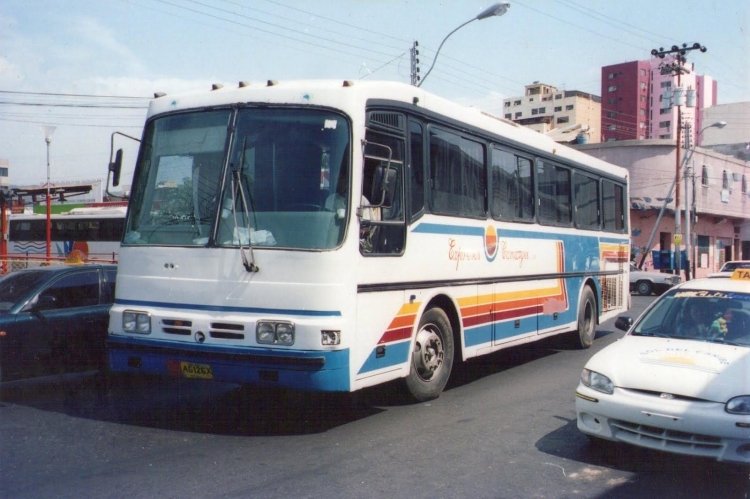 Masa Strada (en Venezuela) - Expresos Camargui 112
AG126X
Foto de Juan Carlos Gamez. Uno de 2 que estuvieron operativos en la empresa, actualmente ambos estan arrumados en un garaje en Caracas
Palabras clave: Masa Strada Detroit Diesel