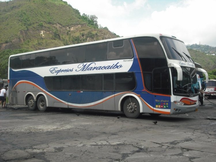 Volvo B10R - Marcopolo Paradiso G6 1800DD (en Venezuela) - Expresos Maracaibo 0070
Ex.Expresos Occidente, Expresos San Cristóbal y Aerovías de Venezuela. Actualmente afiliado en Expresos Del Lago. Remotorizado con Volvo DH10 (usado en los Volvo B10M).
Palabras clave: Marcopolo Paradiso G6 1800DD Volvo
