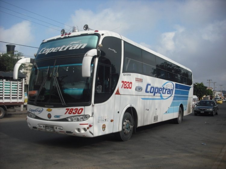 Isuzu LV-150 - Marcopolo Paradiso G6 1200 (en Colombia) - Copetran 7830
Cerca del terminal, tomada durante la Gira Busóloga Enero 2011 de Venebuses.com por San Cristóbal, Cucuta y Maracaibo.
Palabras clave: Marcopolo Paradiso 1200 Isuzu