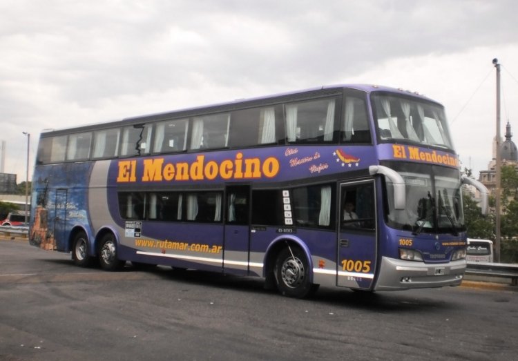 Mercedes-Benz O-400RSD - Troyano Calixto DP 1G - El Mendocino 1005
FUI-400
El primero que vi con detalles de Vía luego de la compra. Actualmente o salió de la flota o fue repintado con títulos de Vía (Argentina)
Palabras clave: Mercedes-Benz O-400RSD Troyano