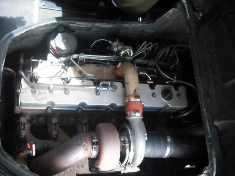 Encava E-3100 - Expresos Delicias 015
32AA41S
http://galeria.bus-america.com/displayimage.php?pos=-19573
Detalle del motor Cummins 6CT TurboDiesel 275Hp que equipa ésta unidad. Éste salió de fábrica con éste motor, y usa caja automática Allison
(Venezuela)
Palabras clave: Encava Cummins