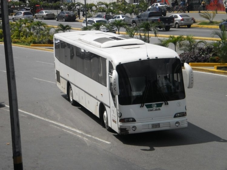 Encava E-NT6100 - Servicios Especiales del Centro 0001
6018A5G
Escudería Jackeline. Llegando al Terminal de La Bandera. Éste es modelo tipo Pullman actualmente en producción.
(Venezuela)
Palabras clave: Encava Cummins