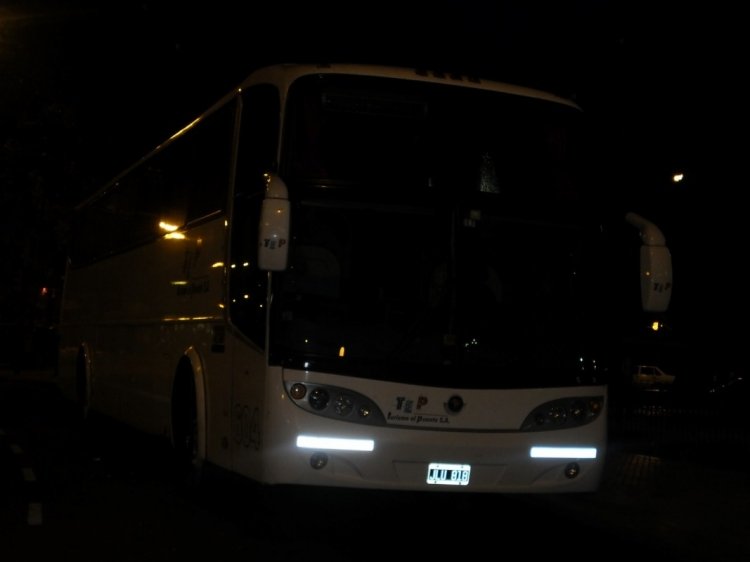 Mercedes-Benz O-500RS - Sudamericanas F50PA - Turismo El Puente 604
JLU-818
Parado en los alrededores de la Plaza Del Congreso (Argentina).
Palabras clave: Mercedes-Benz O-500RS Sudamericanas