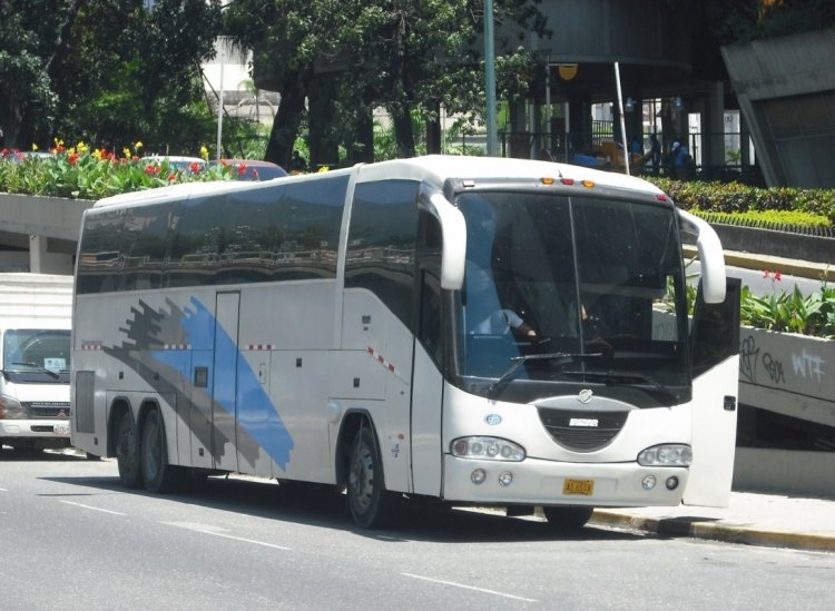 Scania K124IB - Irizar Century 390 (En Venezuela) - UCAMC 023
AI651X

http://galeria.bus-america.com/displayimage.php?pos=-8302

Ex.117 de Rutas de América
Palabras clave: Scania Irizar Internacional