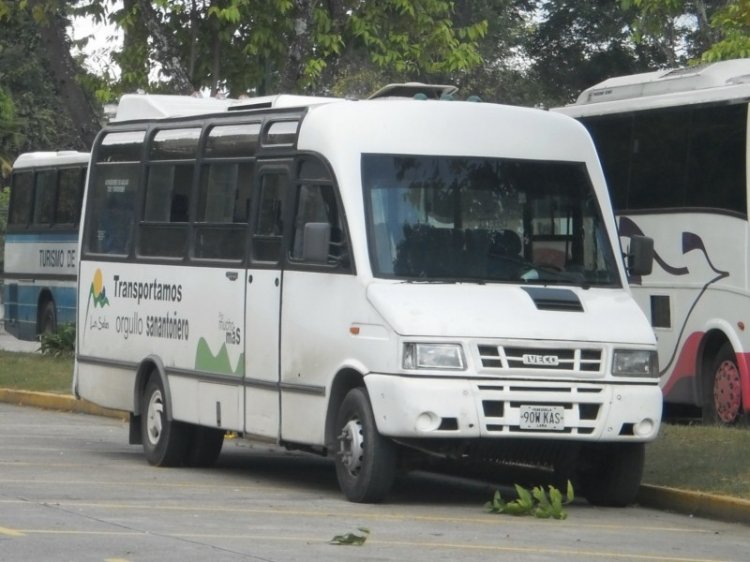 Iveco Daily 59.12 - Intercar 4410 - Alcaldía de Los Salias 001
90W-KAS.
Operando para un Plan Vacacional. Versión Ejecutivo con Aire. Actualmente fuera de producción, fue reemplazado por la línea del modelo Borota (Venezuela).
Palabras clave: Iveco Intercar