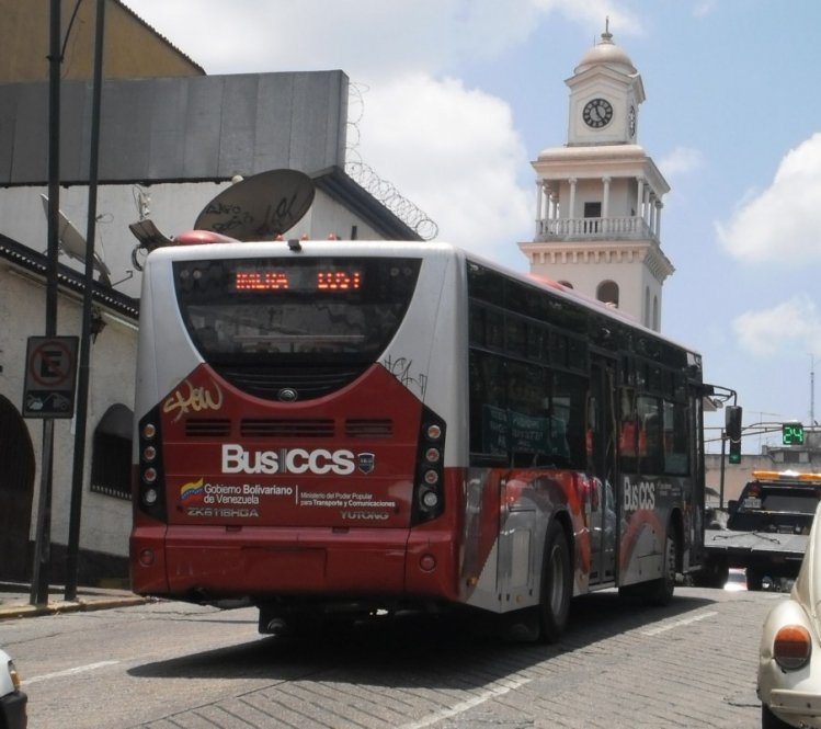 Yutong ZK6118HGA (en Venezuela) - BusCaracas 1137
En camino a Los Lagos, con la Catedral de San Felipe Neri de fondo
Palabras clave: Yutong Cummins BusCCS MetroBus Caracas
