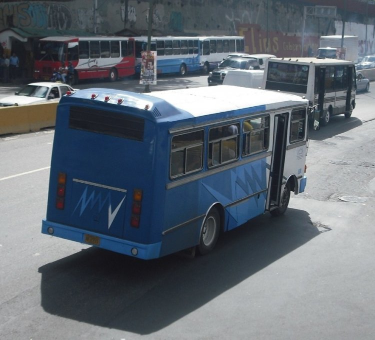 Encava E-510AR - C.U. Caracas - Los Teques A.C. 088
AF2955
Repotenciado, Reformado y Repintado.
http://galeria.bus-america.com/displayimage.php?album=584&pos=63

(Venezuela)
Palabras clave: Encava Isuzu