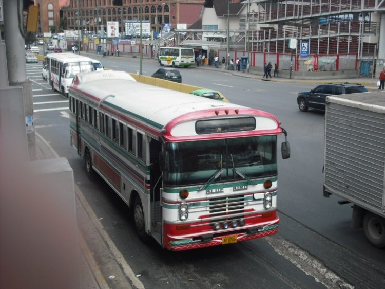 Blue Bird All American FE (en Venezuela) - Colectivos El Encanto 00
AD8706
Operando como Transporte de Personal
Palabras clave: Blue Bird Cummins