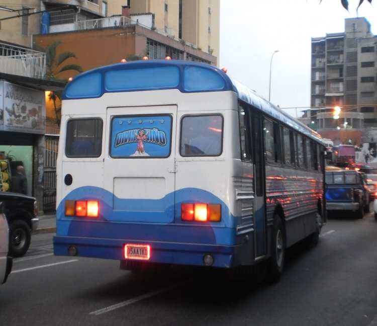 Reo A-475 - Superior Coach Supercruiser (En Venezuela) - Coop. San Francisco de Asís 10
05AA1KD
Divino Niño. Ligeramente recortado, renovado en cuanto a interior y latonería y remotorizado con Cummins 6CT TurboDiesel 225Hp
Palabras clave: Superior Coach Reo Cummins