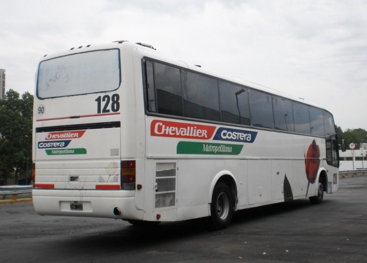Mercedes-Benz O-400RSE - Marcopolo Paradiso Gv1150 (en Argentina) - Costera Chevallier 128
DMW-114
Primera vez que cazo un Gv1150 con vidrio trasero, ya que en Venezuela ninguno los tiene, solo unos pocos Viaggio Gv1000
Palabras clave: Marcopolo Paradiso Gv1150 Mercedes-Benz