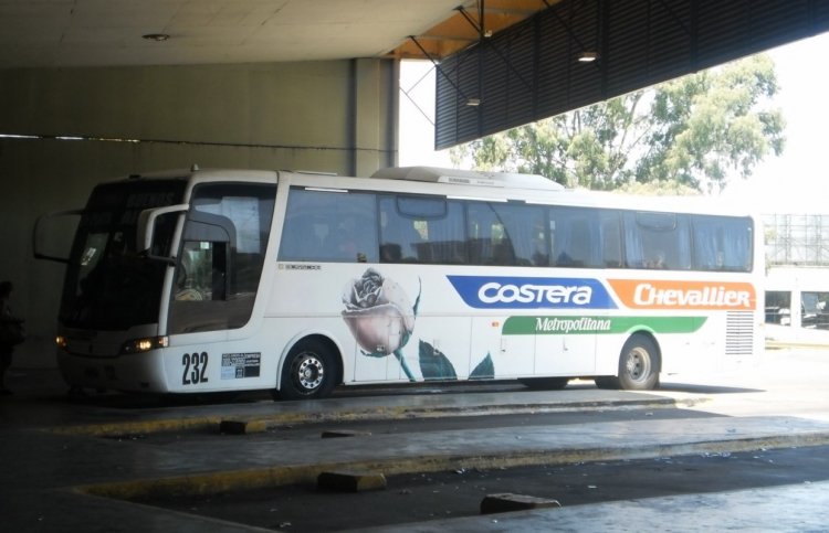 Mercedes-Benz O-500RS - Busscar Vissta Buss LO (en Argentina) - Costera Chevallier 232
Embarcando para La Plata
Palabras clave: Busscar Mercedes-Benz Chevallier