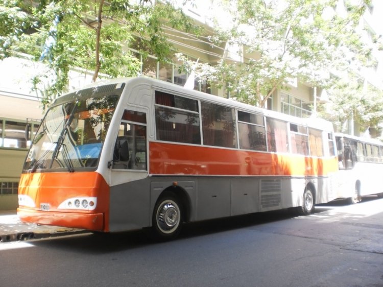 Mercedes-Benz OH-1420 - San Antonio Hercules - Escolar 08
UJE276 - B.2466189
[url=http://galeria.bus-america.com/displayimage.php?pid=25015]	http://galeria.bus-america.com/displayimage.php?pid=25015[/url]

Parado en un colegio en la Av.Córdoba (Argentina)
Palabras clave: Mercedes-Benz OH-1420 San Antonio