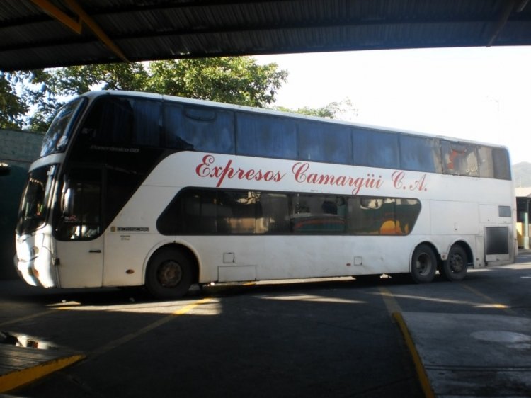 Volvo B12R I-Shift - Busscar PanorâmicoDD (En Venezuela) - Expresos Camargüí 1023
AJ221X
De los últimos en ingresar al país, descansando luego de un largo viaje desde el oriente
Palabras clave: Busscar Volvo Camargui