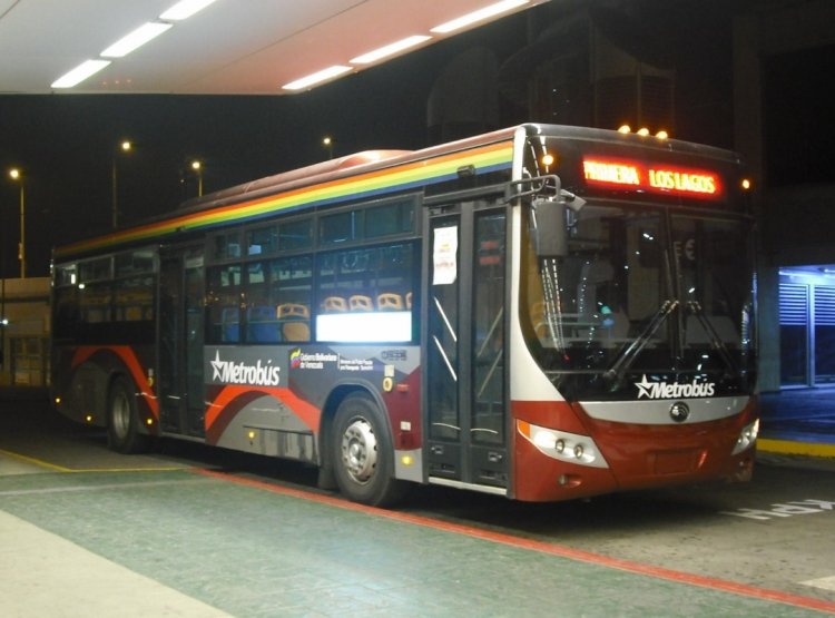 Yutong ZK6118HGA (en Venezuela) - MetroBus Caracas 1255
Descansando en el anden luego de una vuelta
Palabras clave: Yutong Cummins BusCCS MetroBus Caracas