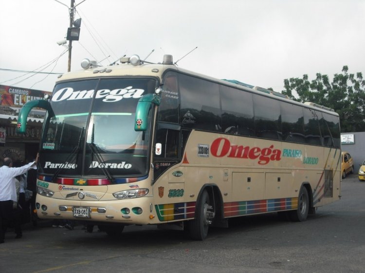 Isuzu LV-150 - BJ - Omega 5922
XXB-081
Servicio Paraíso Dorado. Modelo con semejanzas al Marcopolo Andare Class. Proveniente de otro destino y de Bucaramanga. Foto tomada durante la Gira Busóloga 2011 de Venebuses.com por San Cristóbal, Cucuta y Maracaibo. (Colombia)
Palabras clave: Isuzu BJ Colombia