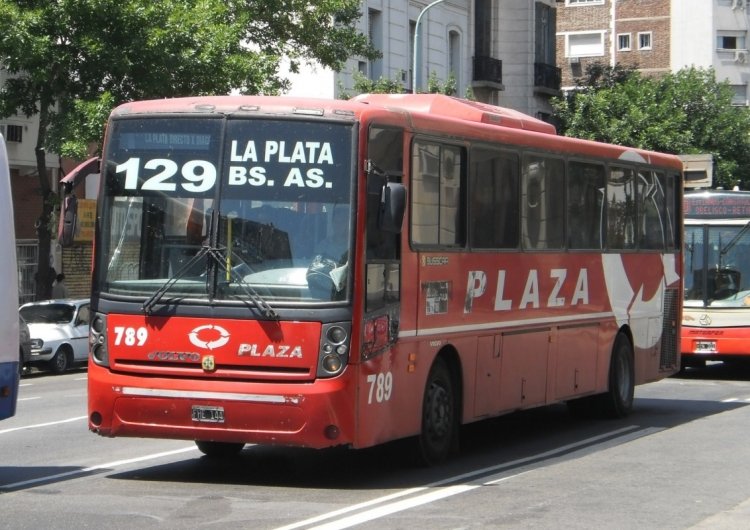 Volvo B7R - Busscar Interbuss (en Argentina) - Plaza 789
FHE-144
Mientras vamos a San Telmo.
Palabras clave: Volvo Busscar