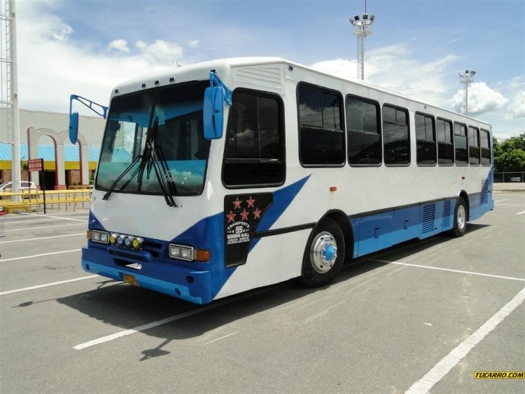 Encava E-5053MT Pullman - Transporte Unido 55
AD5262.
Ex.27 de Colectivos Valle de Pacairigua, Particular y 19 de Transporte Unido. Foto tomada de tucarro.com, donde éste bus aparece en venta (Venezuela).

http://galeria.bus-america.com/displayimage.php?album=584&pos=47
Palabras clave: Encava Cummins