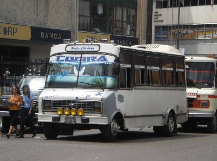 Ford F-350 - Encava E-450 - U.C. Los Dinámicos 068
05AA4JG
La Cobra - Gracias a mi padre (Venezuela)
Palabras clave: Encava Ford