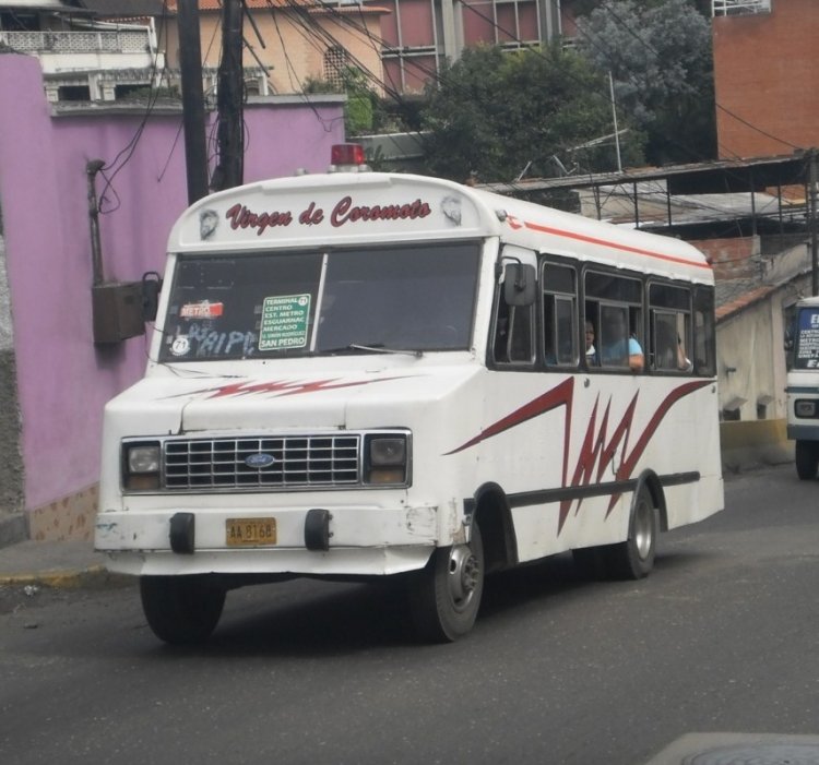 Ford F-350 Super Duty - Blue Bird Mini Bird (En Venezuela) - Unión de Transportistas San Pedro A.C. 71
AA8168
Virgen de Coromoto. Ex.24 de la misma empresa. Parrilla frontal modificada
Palabras clave: Blue Bird Ford