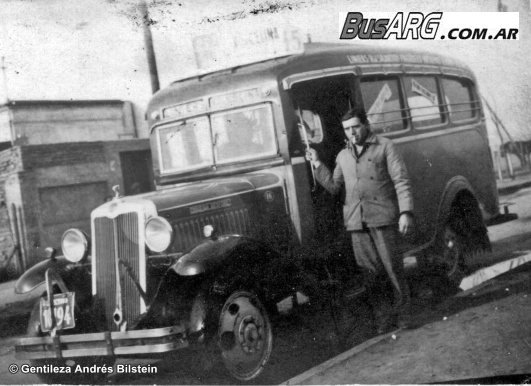 British Bedford  - Puletti - Línea 15
http://galeria.bus-america.com/displayimage.php?pid=31919

Línea 15 - Interno 16

Imagen extraída de BusARG

