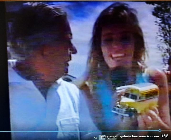 Reportaje de María Belén Arámburo El 1° de enero de 1990 cuando canal  9 vino a Puerto Madryn
No recuerdo quien de Madryn se conecto con el espejo donde vieron el taller donde hacia mis maqueta filmándolo y filmando mi vitrina con los colectivo y me hicieron poner las maquetas en la mesa del comedor y el 1° de enero María Belén me reporteo donde esta el monumento a la Galesa ella por su edad muy simpática no tenia la menor idea del colectivo de once asientos y era la primera vez que conocía uno, se conectaron a Buenos Aires con el Programa de Guillermo Andino, que había invitado a Sergio Ruiz Diaz, para conectarme con el y mostro una maqueta de un ómnibus de la linea 15 que yo le regale y el como viejo busologos contesto las preguntas del conductor, contentos ambos de saludarnos un primero de año, le seguí explicando a María Belén como hacia las maqueta con una gran cantidad de publico que estaba en el lugar, al día siguiente en el consultorio algunos pacientes me cargaban y otros me pedían que les regalara un colectivito  pero nunca lo hice,.
El 18 de julio de 1993 del diario Chubut vinieron a casa a hacerme un reportaje y sacar foto de las maquetas. En otra oportunidad vinieron del canal 8 de Madryn filmaron las maquetas con las misma pppreguntas que siempre me hacian.
