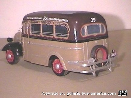 Linea 39 Studebaquer 1939, Carrocería La industria  Interno 51 Maqueta de mi autoría
