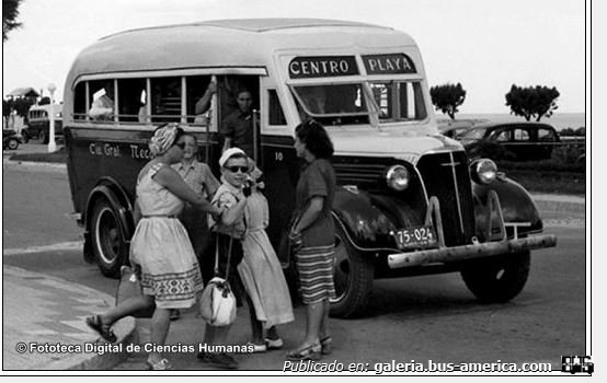 Chevrolet 1937 - Gnecco - Compañia General Necochea
75-024
[url=https://bus-america.com/galeria/displayimage.php?pid=60662]https://bus-america.com/galeria/displayimage.php?pid=60662[/url]

LInea 2 (Necochea), interno 10

Fotógrafo: desconocido
Fotografía: Fototeca Digital de Ciencias Humanas
Extraído de: busarg.com.ar
