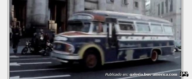 Mercedes-Benz LO 1112 - El Detalle - Coop. Centenario
[url=https://bus-america.com/galeria/displayimage.php?pid=61426]https://bus-america.com/galeria/displayimage.php?pid=61426[/url]

Linea 152 (Buenos AIres), interno 38

Camarógrafo: desconocido
Agencia: Reuters
Extraído de: britishpathe.com
Gentileza: Enrique A.Cano & Marcelo Leal con busarg
Extraído de: busarg.com.ar
