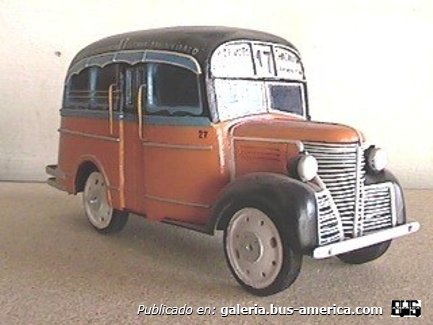 Lin. 17 Ex Lin6 Fargo 1940 Carrocería Vivian Interno 35 Maqueta de mi autoría.
