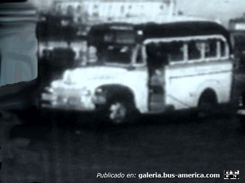 45  Lin.60 M.O. Norte Ford 1942 Gnecco Foto que saque de la Tv.
